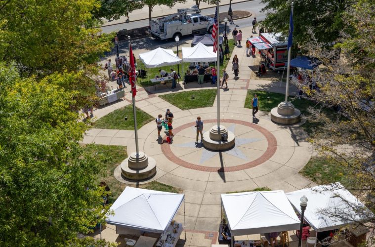 Vendors surround Centennial Plaza for Market on the Avenue on Wednesday, Aug. 27. (Photo by Maddie Green)